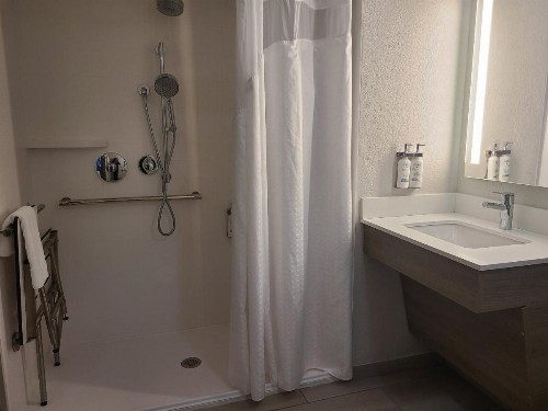 Holiday Inn Express Fort Lauderdale North - Executive Airport an IHG Hotel - image 22