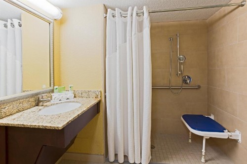 Holiday Inn Express Fort Lauderdale North - Executive Airport an IHG Hotel - image 27