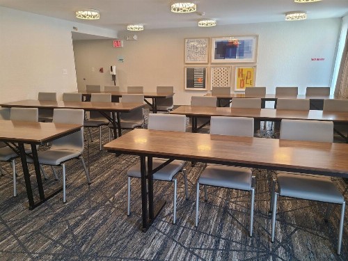 Holiday Inn Express Fort Lauderdale North - Executive Airport an IHG Hotel - image 34