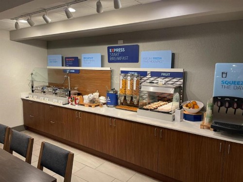 Holiday Inn Express Fort Lauderdale North - Executive Airport an IHG Hotel - image 37
