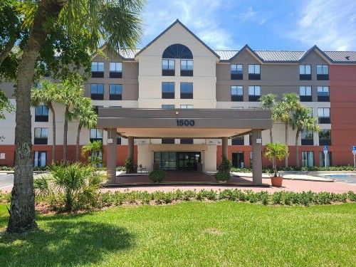 Holiday Inn Express Fort Lauderdale North - Executive Airport an IHG Hotel - image 40