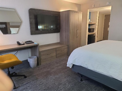 Holiday Inn Express Fort Lauderdale North - Executive Airport an IHG Hotel - image 43