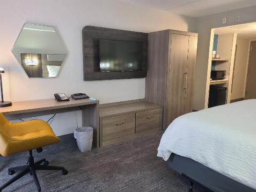 Holiday Inn Express Fort Lauderdale North - Executive Airport an IHG Hotel - image 44