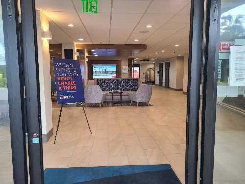 Holiday Inn Express Fort Lauderdale North - Executive Airport an IHG Hotel - image 5