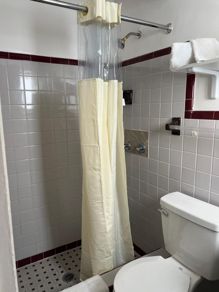 Vacation Inn Motel - image 2