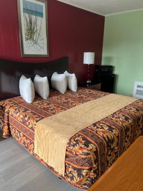 Vacation Inn Motel - image 3