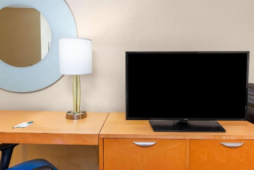 La Quinta Inn by Wyndham Ft. Lauderdale Northeast - image 12