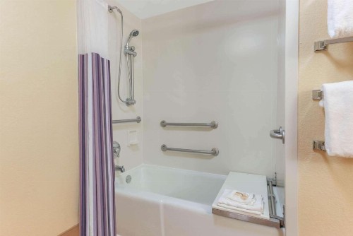 La Quinta Inn by Wyndham Ft. Lauderdale Northeast - image 23