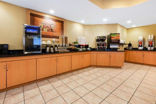 La Quinta Inn by Wyndham Ft. Lauderdale Northeast - image 29