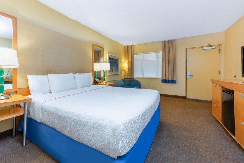 La Quinta Inn by Wyndham Ft. Lauderdale Northeast - image 32