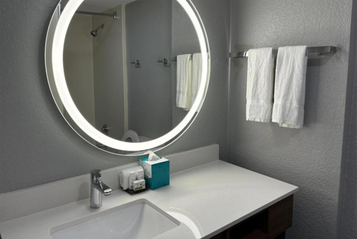 La Quinta by Wyndham Ft Lauderdale Cypress Creek - image 6
