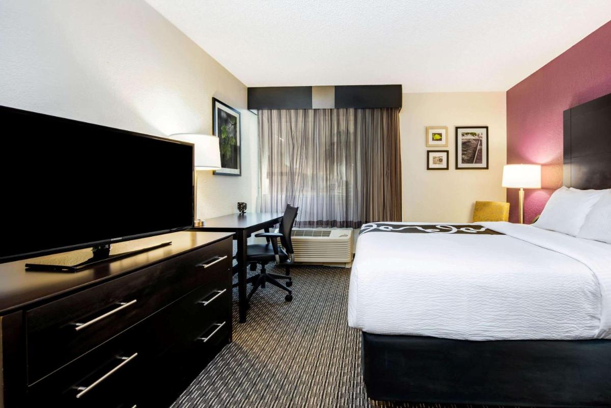 La Quinta by Wyndham Fort Lauderdale Tamarac - image 6