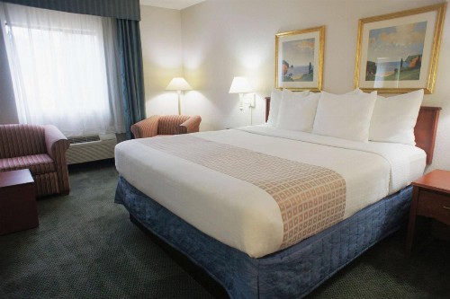 La Quinta Inn by Wyndham Ft. Lauderdale Tamarac East - image 17