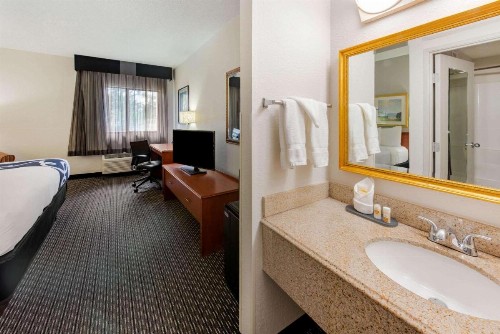 La Quinta Inn by Wyndham Ft. Lauderdale Tamarac East - image 41