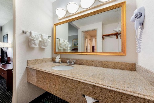 La Quinta Inn by Wyndham Ft. Lauderdale Tamarac East - image 46