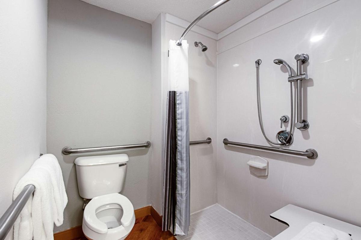 La Quinta Inn by Wyndham Ft. Lauderdale Tamarac East - image 7