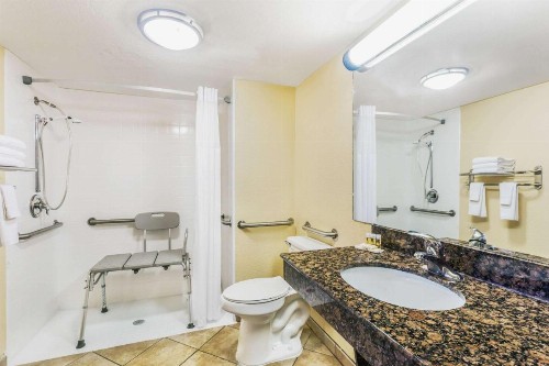 Days Inn by Wyndham Fort Lauderdale-Oakland Park Airport N - image 12