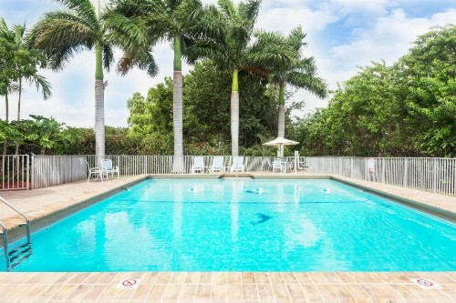 Days Inn by Wyndham Fort Lauderdale-Oakland Park Airport N - image 18