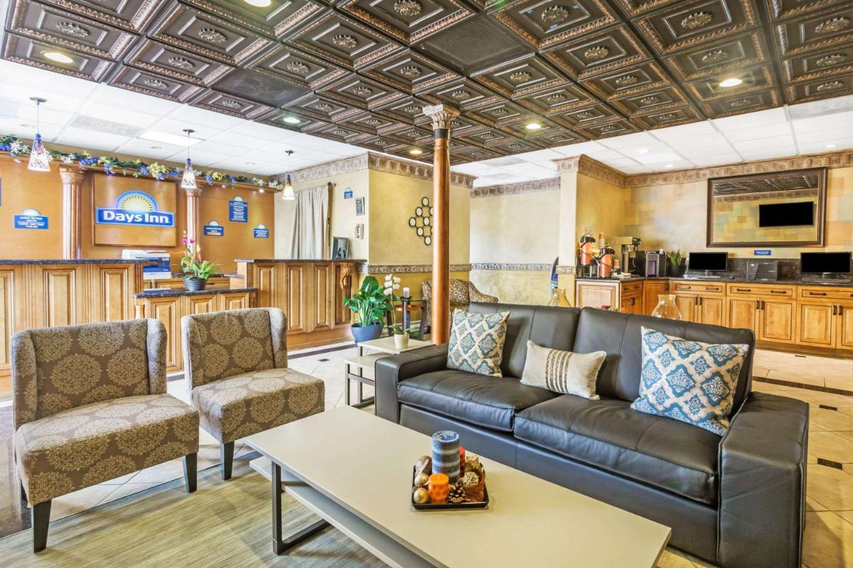 Days Inn by Wyndham Fort Lauderdale-Oakland Park Airport N - image 4