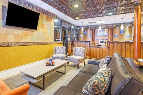 Days Inn by Wyndham Fort Lauderdale-Oakland Park Airport N - image 5