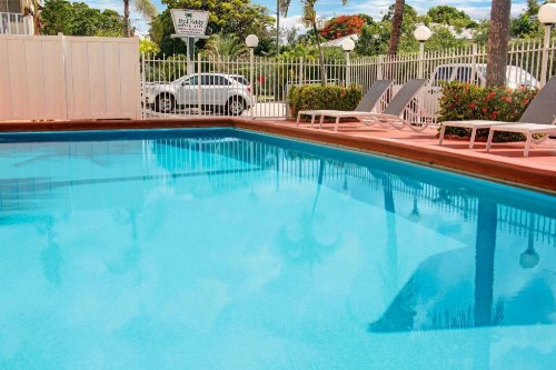 Travelodge by Wyndham Fort Lauderdale - image 2