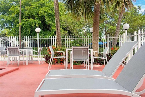 Travelodge by Wyndham Fort Lauderdale - image 3