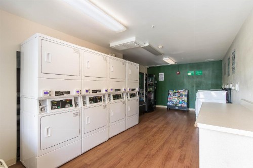 HomeTowne Studios by Red Roof Fort Lauderdale - image 10