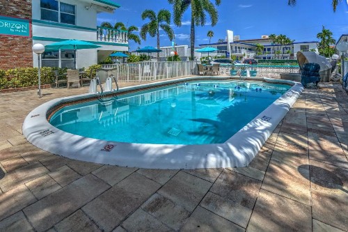 Horizon by the Sea Inn - image 10