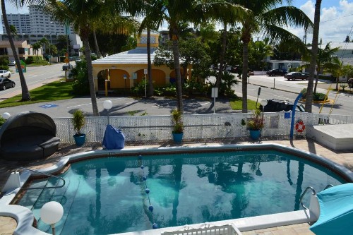 Horizon by the Sea Inn - image 2