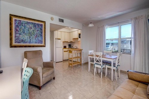 Horizon by the Sea Inn - image 20