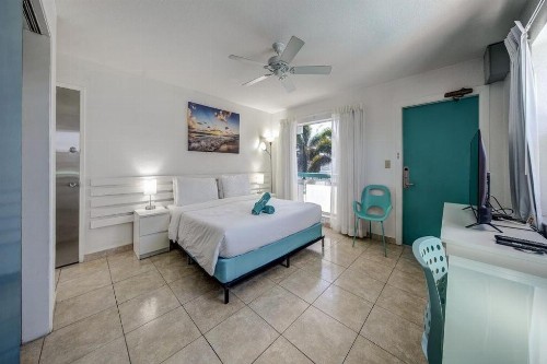 Horizon by the Sea Inn - image 36