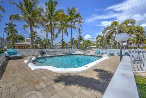 Horizon by the Sea Inn - image 38