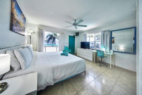 Horizon by the Sea Inn - image 41