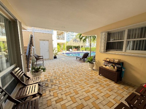 Beach Aqualina Apartments - image 13
