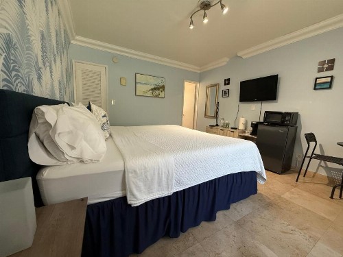 Beach Aqualina Apartments - image 22