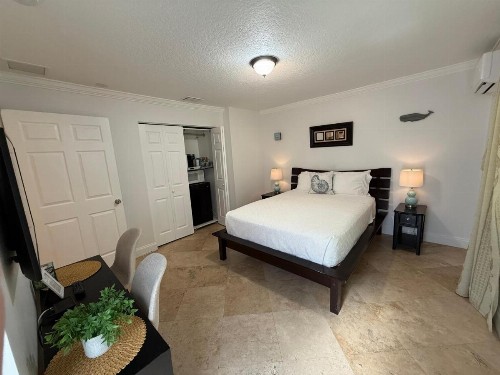 Beach Aqualina Apartments - image 26