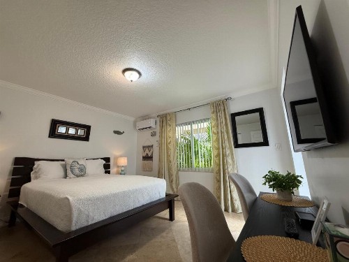 Beach Aqualina Apartments - image 27