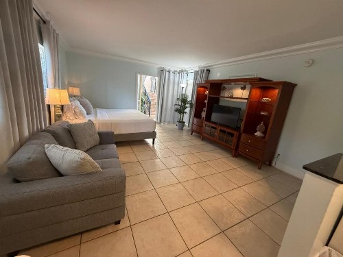 Beach Aqualina Apartments - image 30