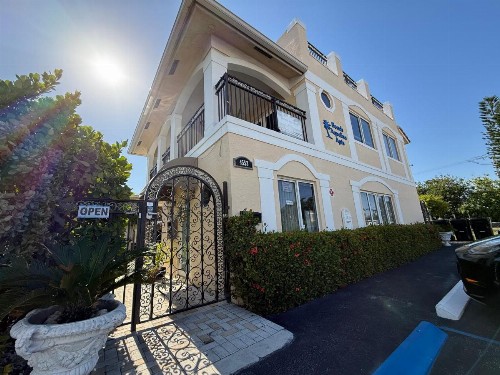 Beach Aqualina Apartments - image 48