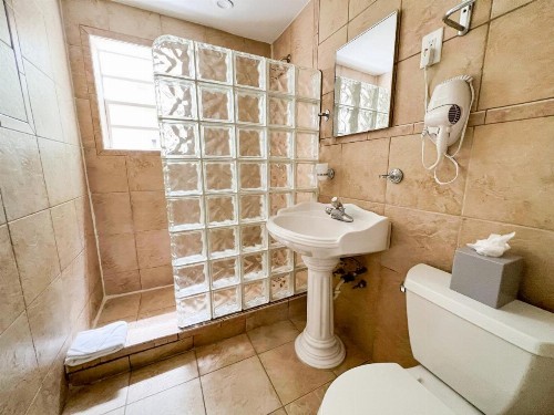 La Casa Hotel - image 19