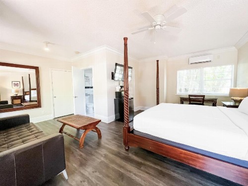 La Casa Hotel - image 25