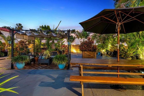 Oasis Hotel - image 10