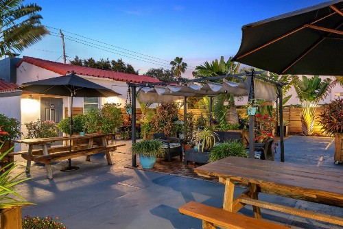 Oasis Hotel - image 20