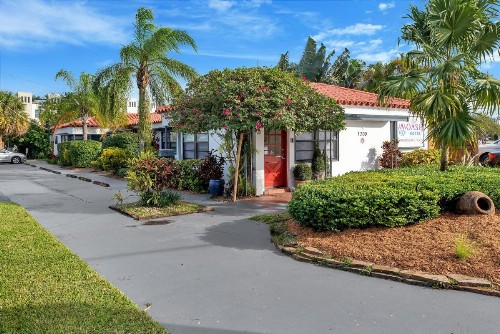 Oasis Hotel - image 28