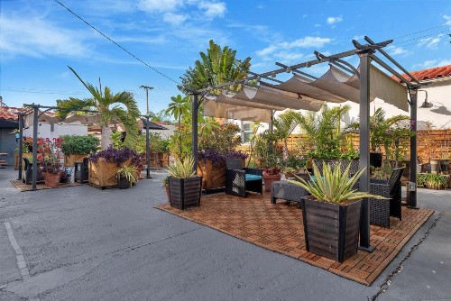 Oasis Hotel - image 4