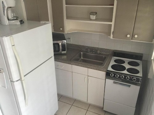 Coral Reef Guesthouse - image 9