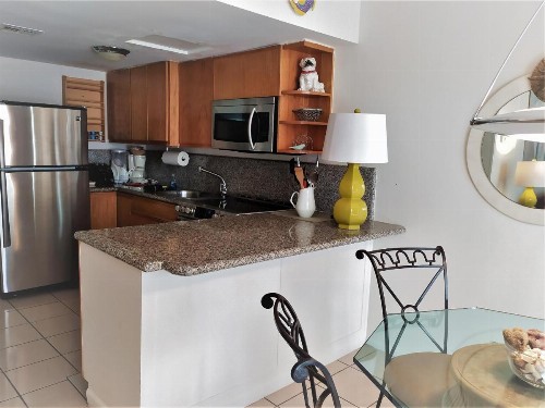 Manhattan Tower Apartment Hotel - image 16