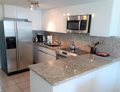 Manhattan Tower Apartment Hotel - image 18