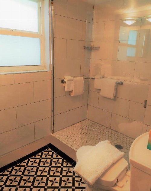 Manhattan Tower Apartment Hotel - image 29