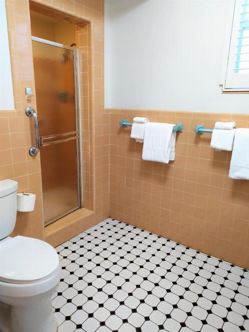 Manhattan Tower Apartment Hotel - image 32